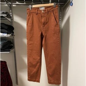 Everlane rust/orange stretch cotton cropped chino straight leg pant.